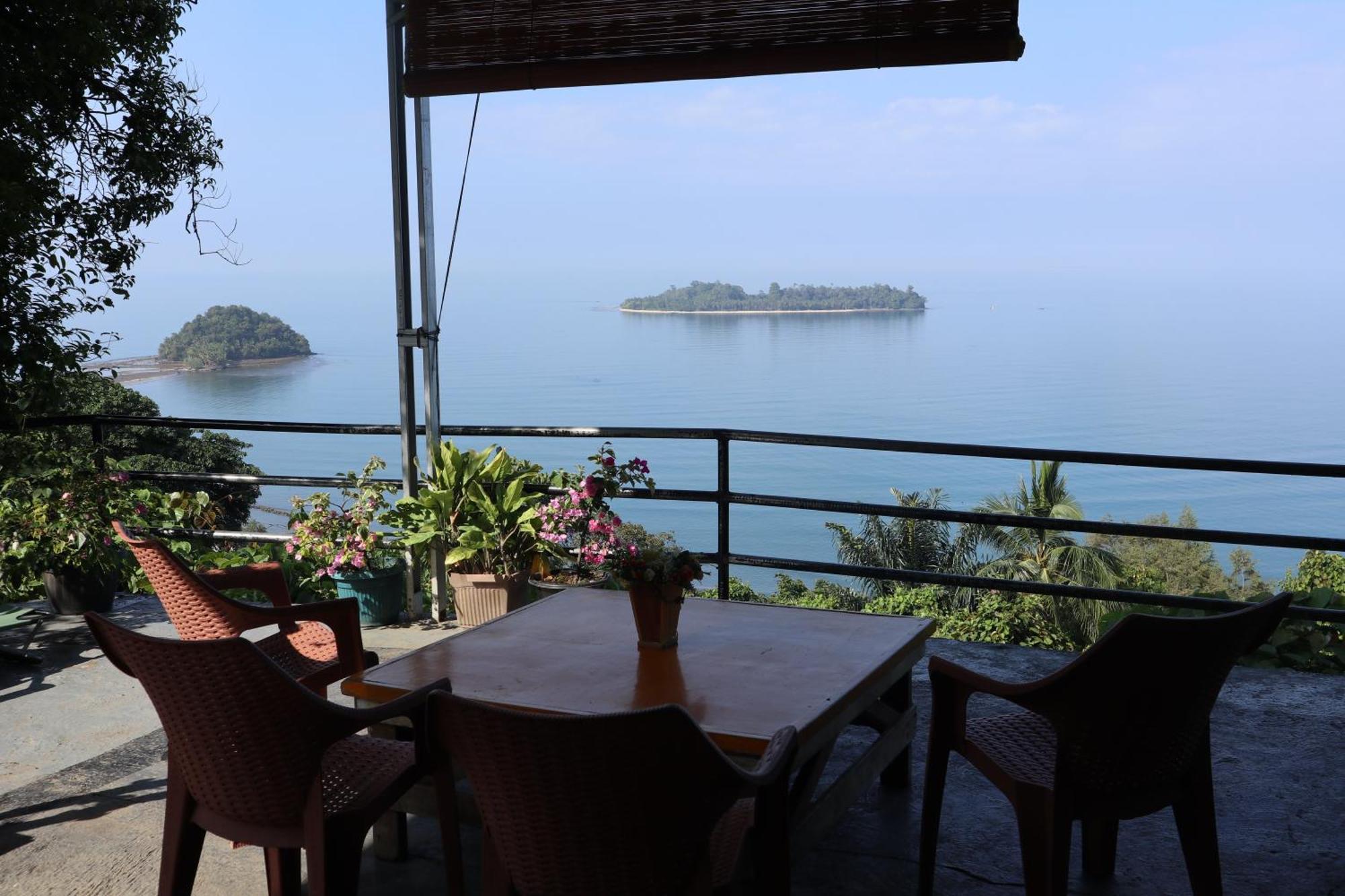 The View Padang, Amazing View, 8 Mins Mentawai Fast Ferry, Cold Beer,Close To Restaurants Extérieur photo