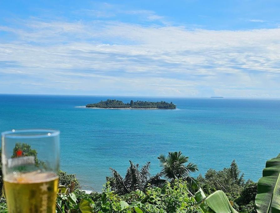 The View Padang, Amazing View, 8 Mins Mentawai Fast Ferry, Cold Beer,Close To Restaurants Padang (Sumatra) Extérieur photo