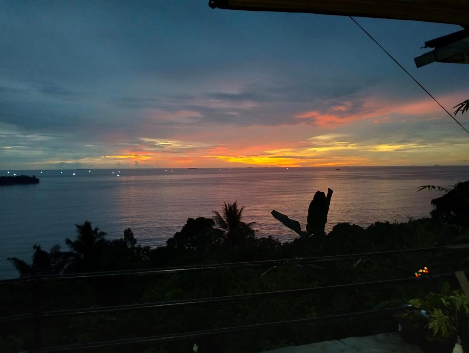 The View Padang, Amazing View, 8 Mins Mentawai Fast Ferry, Cold Beer,Close To Restaurants Extérieur photo